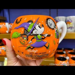 Disney 2020 Minnie Halloween Party Ceramic Pumpkin
